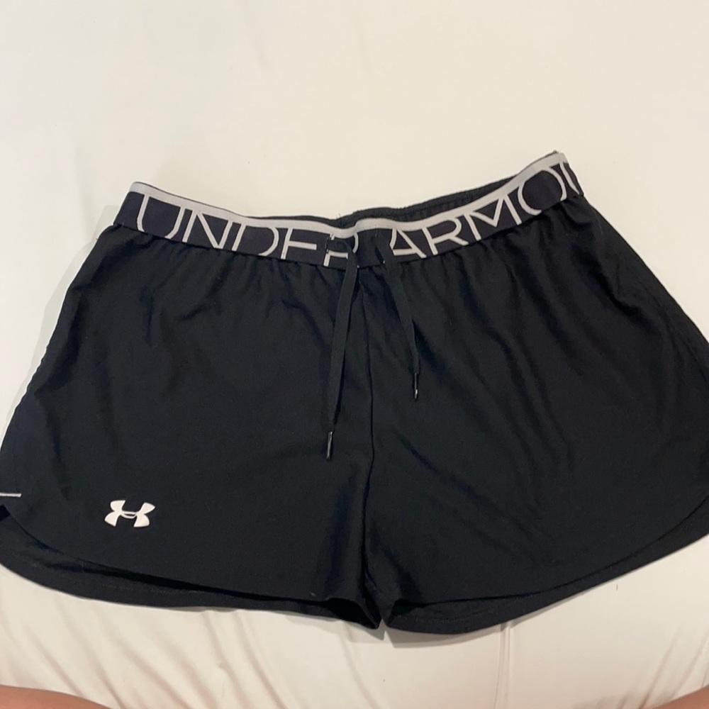 Black Underarmour Shorts.
